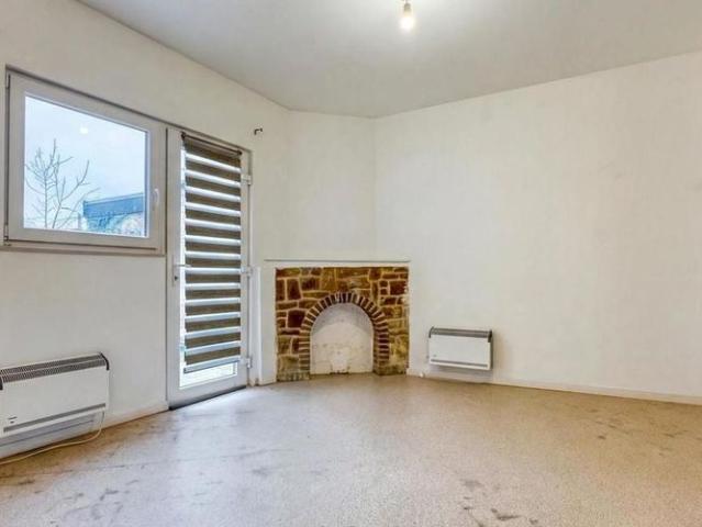 Appartement te huur in Marchienne au Pont voor € 750 met 1 slaapkamer
