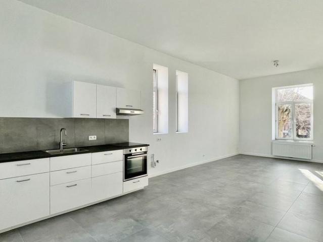 Appartement te huur in Marchienne au Pont voor € 850 met 2 slaapkamers