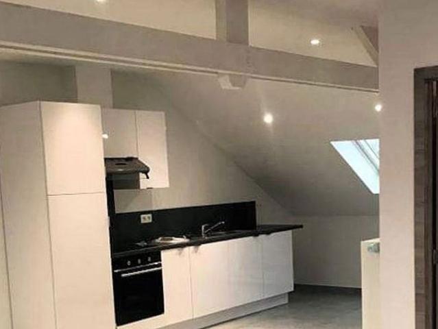 Appartement te huur in Monceau sur Sambre voor € 800 met 2 slaapkamers