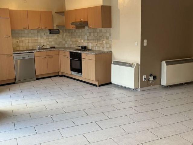 Appartement te huur in Mons voor € 990 met 3 slaapkamers