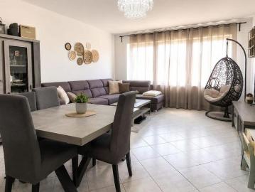 Appartement te huur in Montignies sur Sambre voor € 800 met 2 slaapkamers