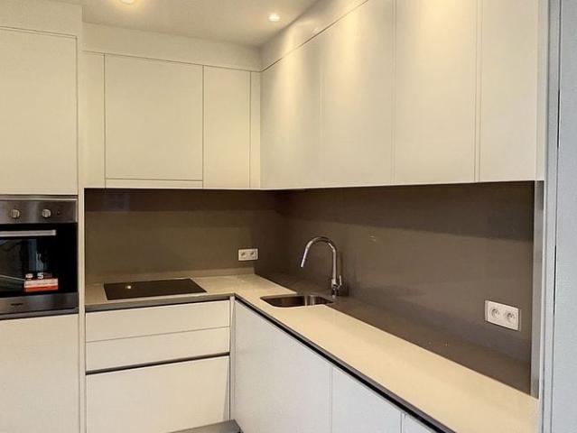 Appartement te huur in Namur voor € 900 met 1 slaapkamer