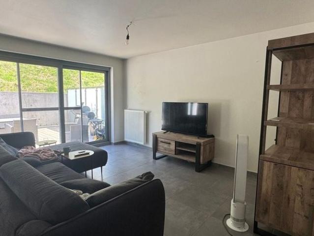 Appartement te huur in Overboelare voor € 810 met 1 slaapkamer