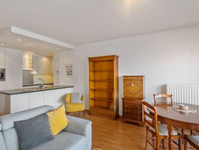 Appartement te huur in Oostende voor € 775 met 1 slaapkamer