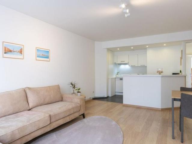 Appartement te huur in Oostende voor € 885 met 2 slaapkamers