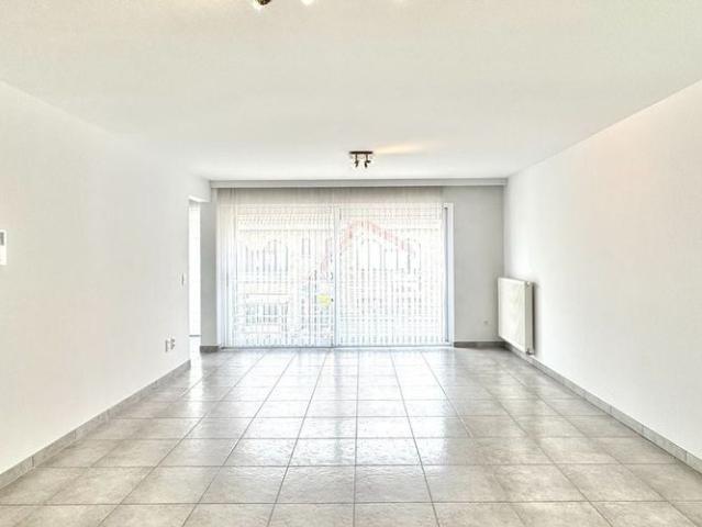 Appartement te huur in Oostrozebeke voor € 775 met 2 slaapkamers