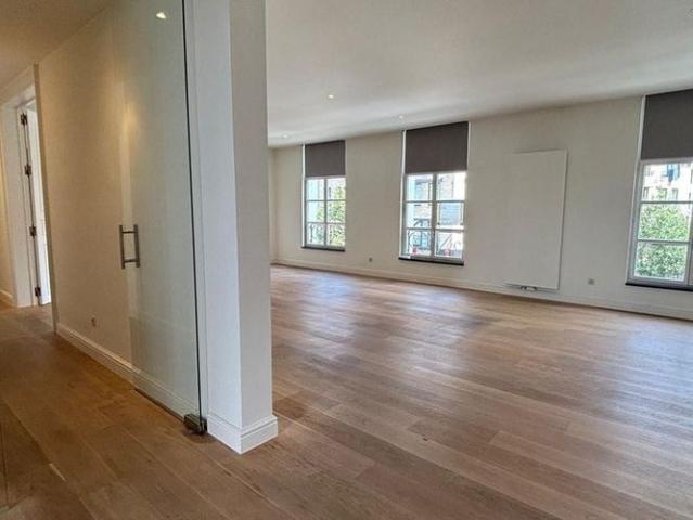 Appartement te huur in Aalst voor € 1.550 met 3 slaapkamers
