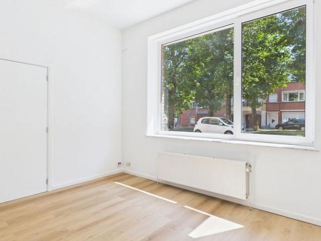 Appartement te huur in Anderlecht voor € 800 met 1 slaapkamer
