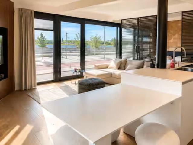 Appartement te huur in Antwerpen voor € 1.350 met 1 slaapkamer