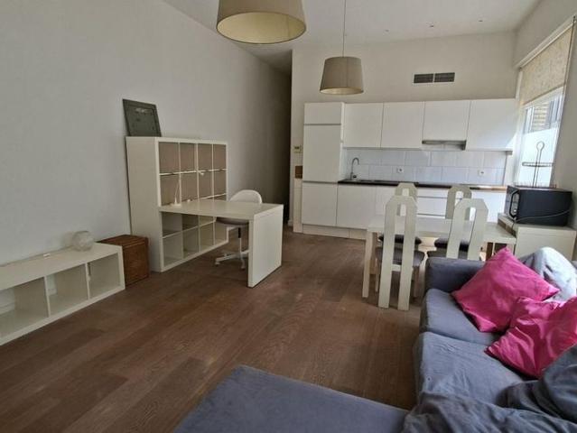 Appartement te huur in Antwerpen voor € 850 met 1 slaapkamer