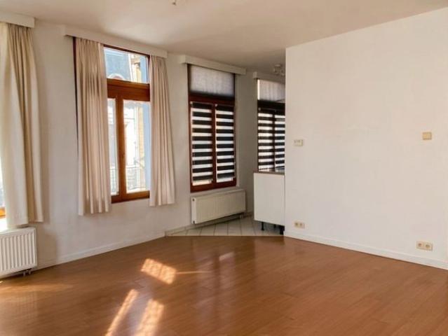 Appartement te huur in Antwerpen voor € 890 met 1 slaapkamer