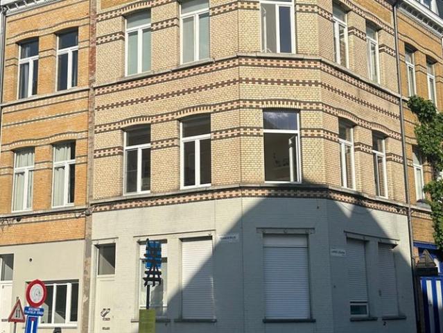 Appartement te huur in Antwerpen voor € 895 met 1 slaapkamer