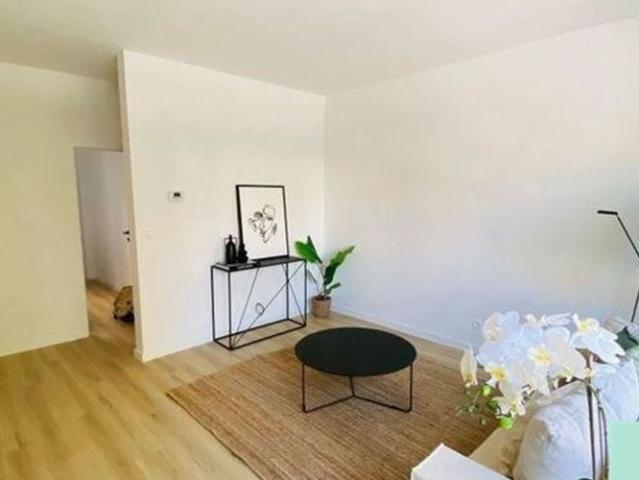 Appartement te huur in Antwerpen voor € 800 met 1 slaapkamer