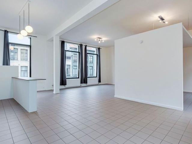 Appartement te huur in Antwerpen voor € 975 met 1 slaapkamer