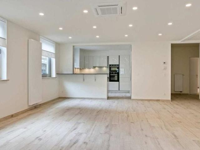 Appartement te huur in Antwerpen voor € 990 met 1 slaapkamer