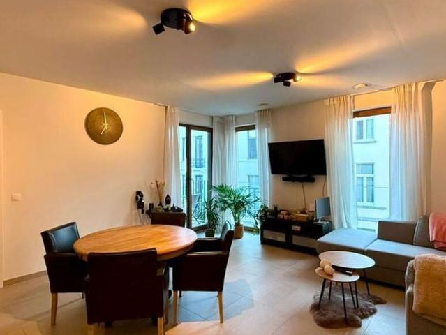 Appartement te huur in Antwerpen voor € 935 met 1 slaapkamer