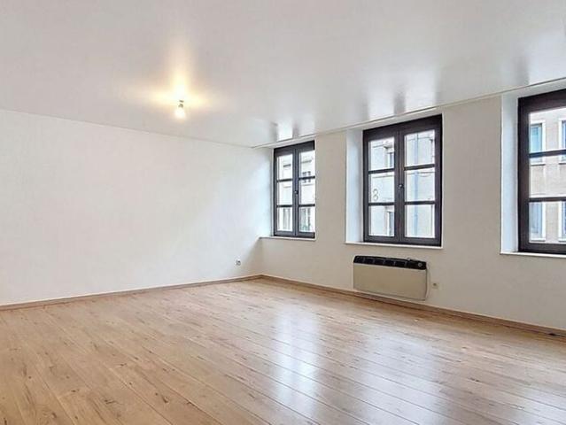 Appartement te huur in Arlon voor € 820 met 1 slaapkamer