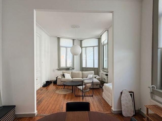Appartement te huur in Berchem voor € 875 met 1 slaapkamer