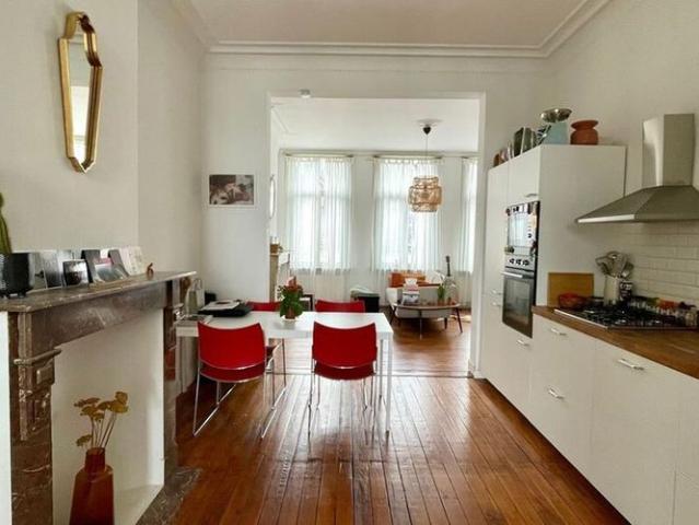 Appartement te huur in Berchem voor € 950 met 1 slaapkamer