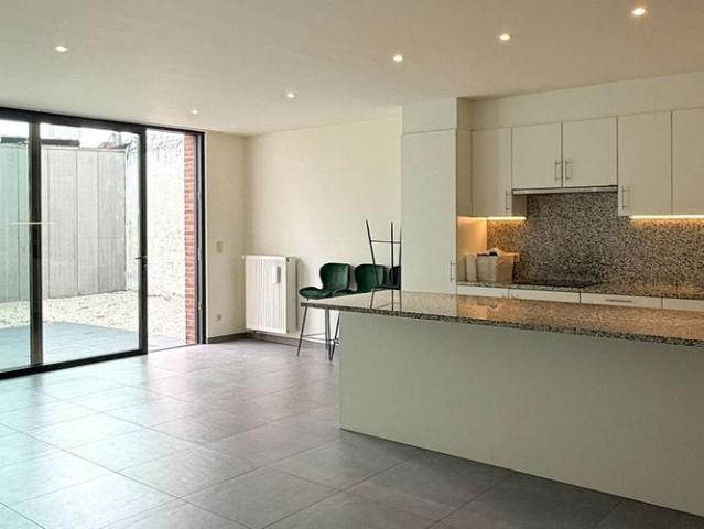 Appartement te huur in Beveren Waas voor € 700 met 1 slaapkamer