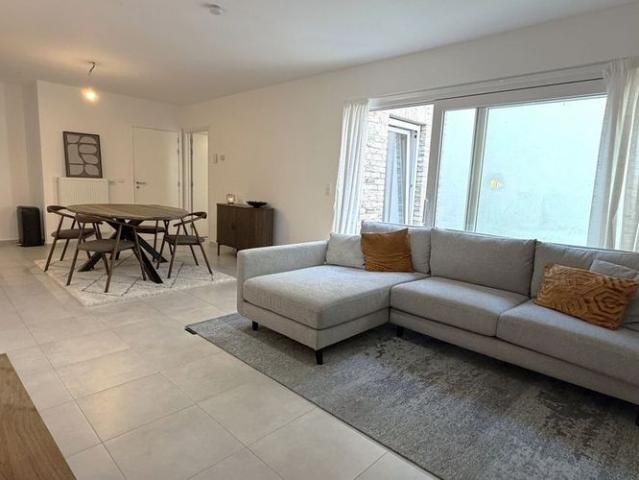 Appartement te huur in Blankenberge voor € 850 met 1 slaapkamer
