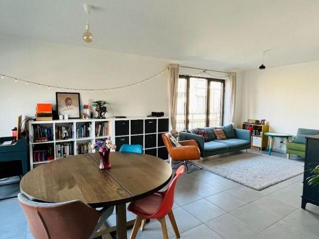 Appartement te huur in Brasschaat voor € 1.200 met 3 slaapkamers