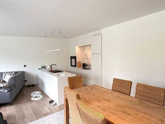 Appartement te huur in Brasschaat voor € 1.200 met 2 slaapkamers
