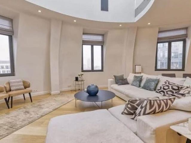 Appartement te huur in Brussel voor € 5.750 met 2 slaapkamers