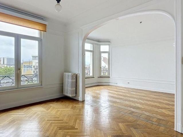 Appartement te huur in Brussel voor € 1.300 met 2 slaapkamers