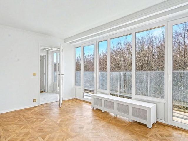 Appartement te huur in Brussel voor € 3.400 met 4 slaapkamers