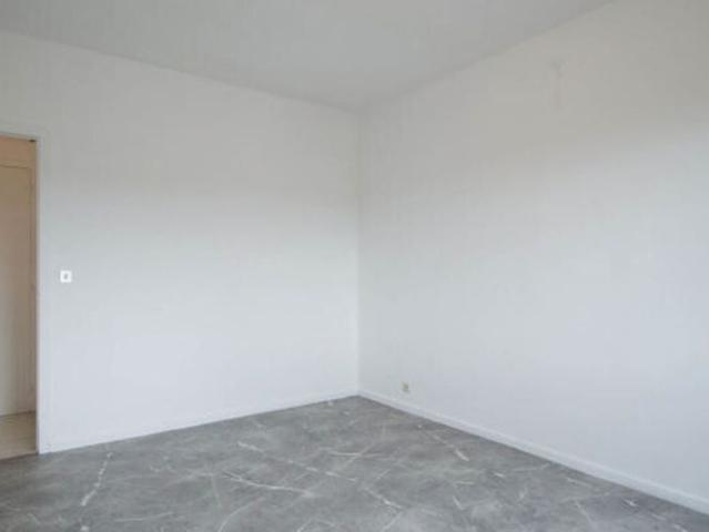 Appartement te huur in Chênée voor € 700 met 1 slaapkamer