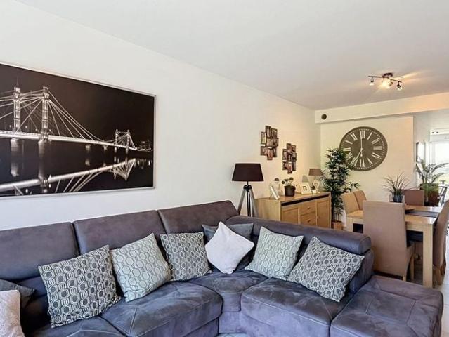 Appartement te huur in Ciney voor € 915 met 2 slaapkamers