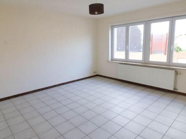 Appartement te huur in Couillet voor € 720 met 2 slaapkamers
