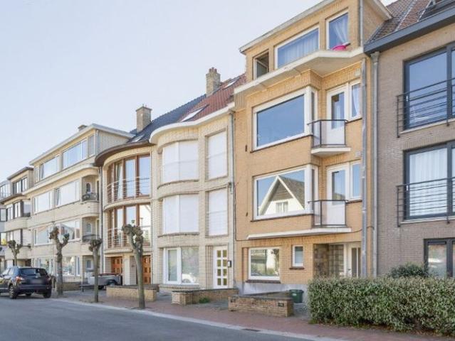 Appartement te huur in De Panne voor € 800 met 2 slaapkamers