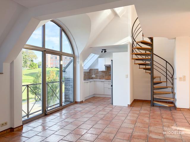 Appartement te huur in Dilbeek met 4 slaapkamers