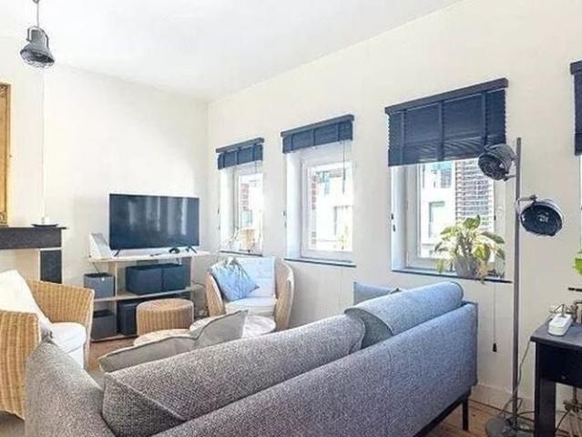 Appartement te huur in Etterbeek voor € 1.400 met 1 slaapkamer