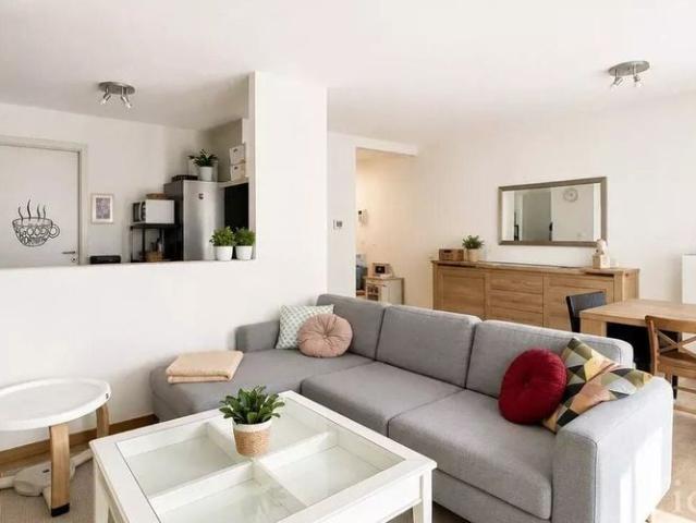 Appartement te huur in Etterbeek voor € 1.800 met 2 slaapkamers