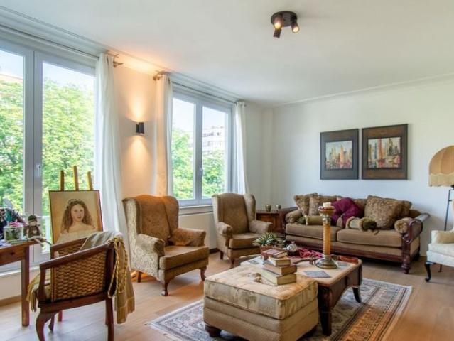 Appartement te huur in Etterbeek voor € 2.100 met 3 slaapkamers