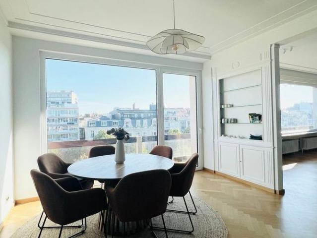 Appartement te huur in Etterbeek voor € 3.000 met 3 slaapkamers