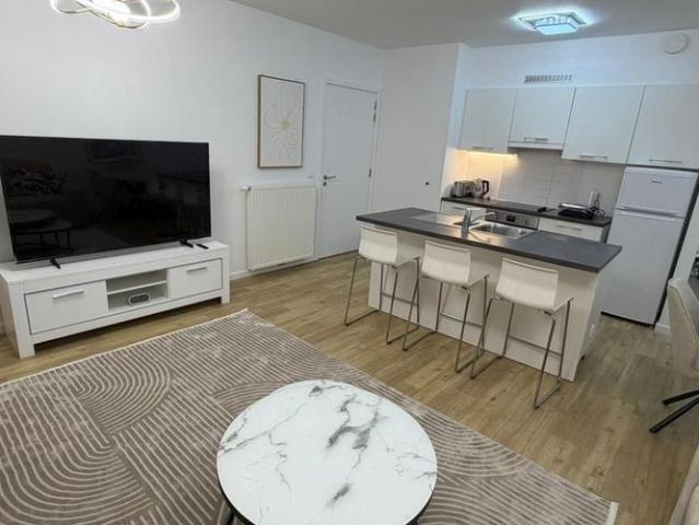Appartement te huur in Etterbeek voor € 3.250 met 3 slaapkamers