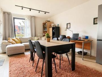 Appartement te huur in Eeklo voor € 820 met 2 slaapkamers