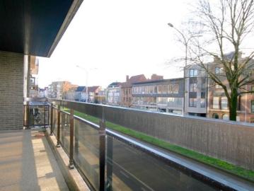 Appartement te huur in Eeklo voor € 890 met 2 slaapkamers