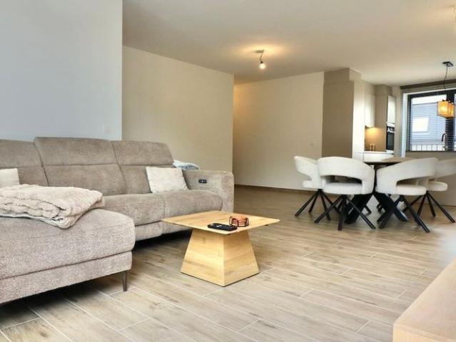 Appartement te huur in Eeklo voor € 945 met 2 slaapkamers