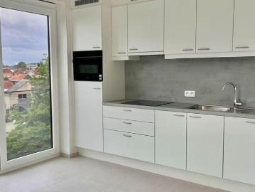 Appartement te huur in Eeklo voor € 990 met 2 slaapkamers