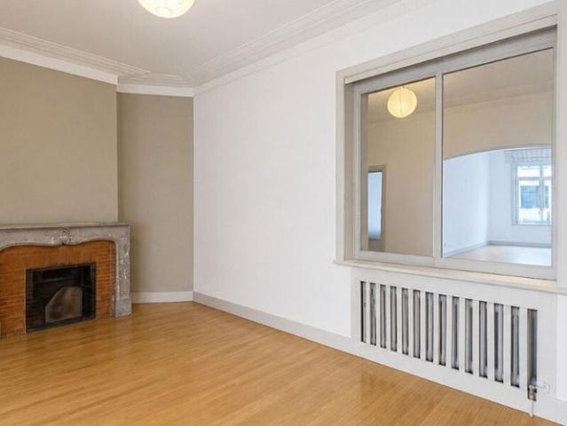 Appartement te huur in Elsene voor € 1.960 met 3 slaapkamers
