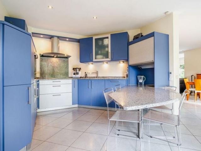 Appartement te huur in Embourg voor € 1.250 met 3 slaapkamers