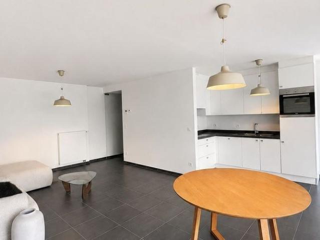 Appartement te huur in Genk voor € 950 met 2 slaapkamers