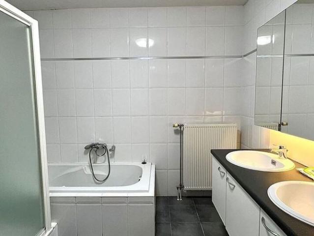 Appartement te huur in Genk voor € 950 met 3 slaapkamers