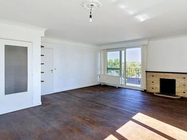 Appartement te huur in Genk voor € 985 met 3 slaapkamers