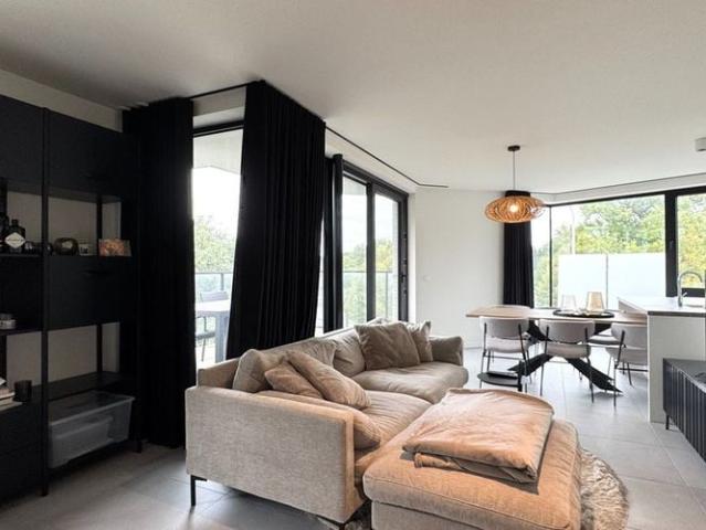 Appartement te huur in Genk voor € 1.200 met 2 slaapkamers